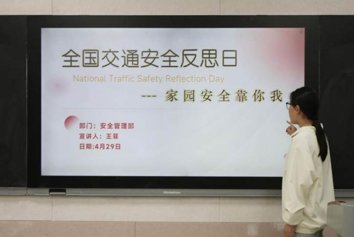 NR8AVjViQ1FBMU5EWXdORFV5TVRudDBoQm9SeUgyQWchIQUAcXVuZ3o!